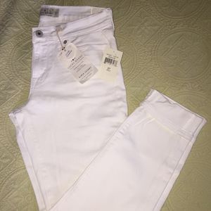 Brand NEW!  Lucky Brand Size 27 White Jeans